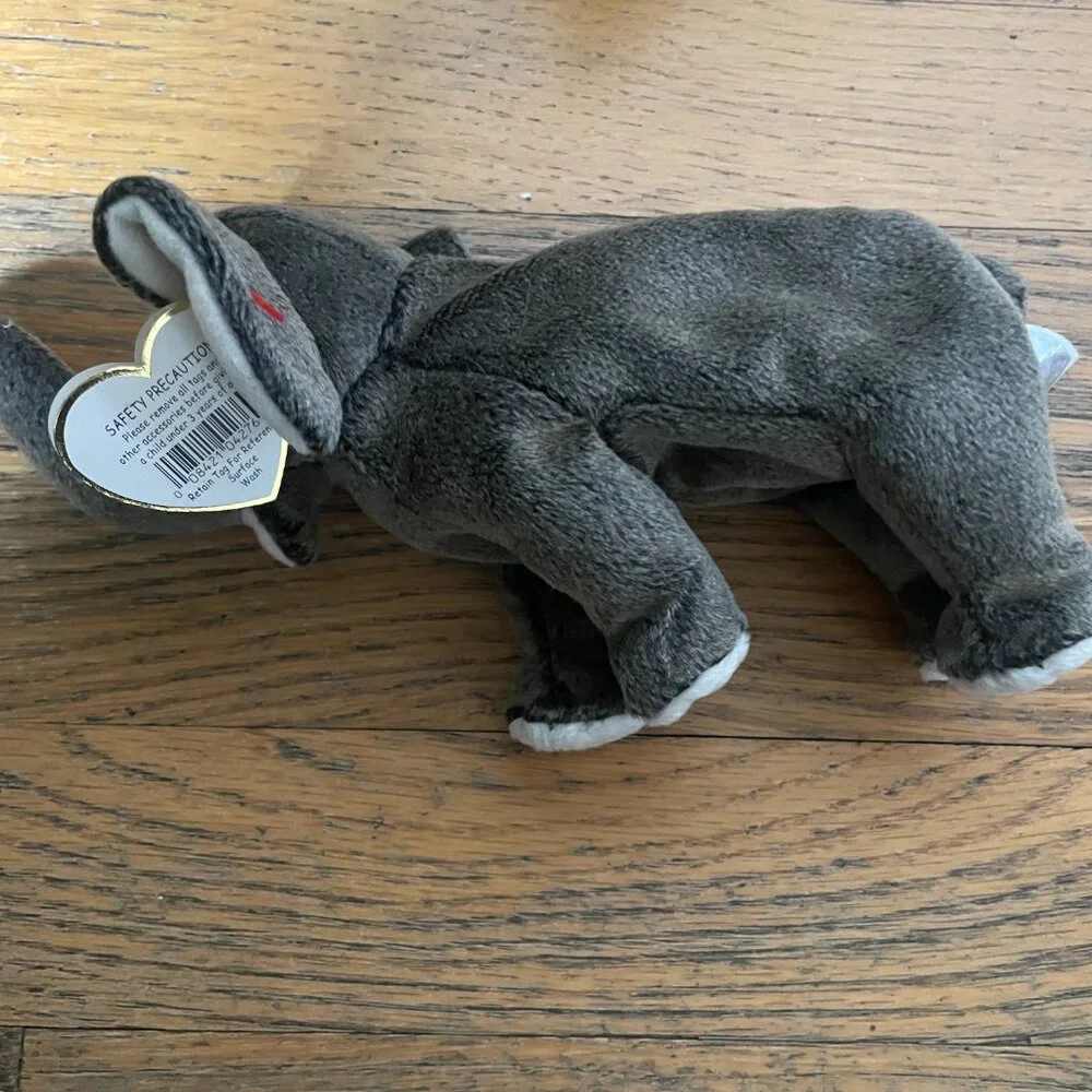 Ty Trumpet Beenie Baby 2000 Edition Small Gray Elephant With Tag